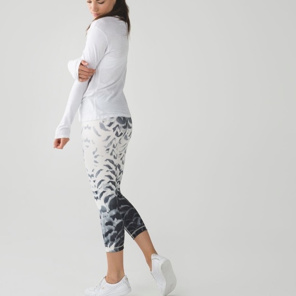 lululemon athletica Pants - Lululemon Wunder Under Crop II *Full-On Luon - Pretty Plume Angel Wing Black 12